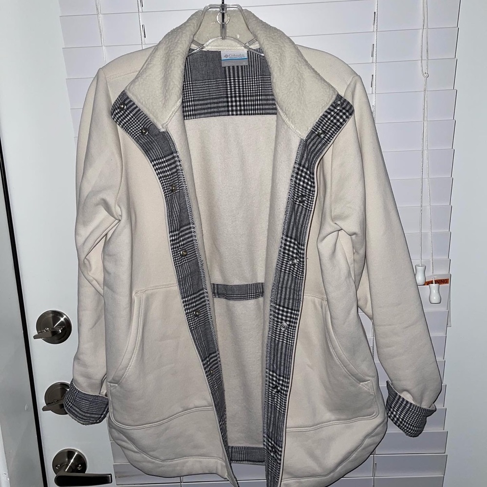 Womens NWOT Columbia Mountain Shirt Jacket In Cream